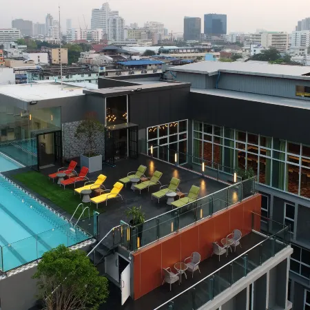 Le d'Tel Bangkok Отели рядом с достопримечательностью «Станция метро Лумпини»