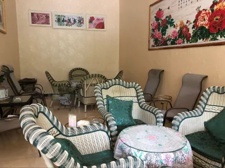 JUNYUE HOTEL Отели рядом с достопримечательностью «Cuiyunlang»