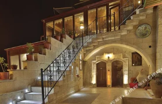 哥樂美宮洞穴酒店