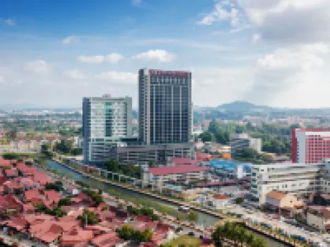 เดอะไพน์ส มะละกา โรงแรมในมะละกา