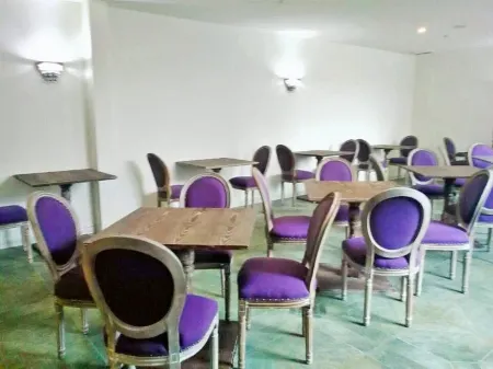 Tasteful Castle(Zaozhuang high speed railway station) Отели рядом со станцией Zaozhuang Railway Station