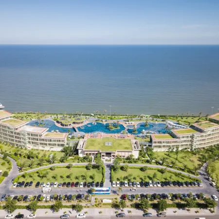 FLC Luxury Hotel Samson