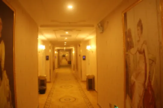 โรงแรมโอวีริ