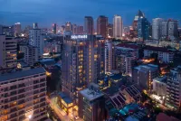 Solitaire Bangkok Sukhumvit 11 Hotels in der Nähe von Khlong Saen Saep