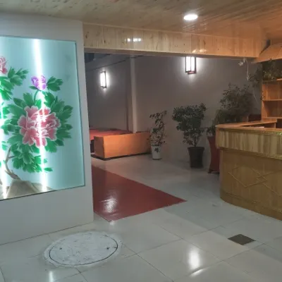 YUHAI youth inn Отели рядом с достопримечательностью «Монастырь Кумбум»
