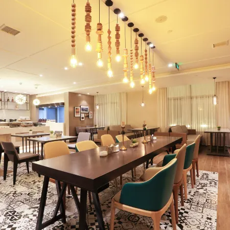 Atour Hotel, Sanqiao MixC, Xi'an Отели рядом с достопримечательностью «Горячая Источники Большого Цзян»