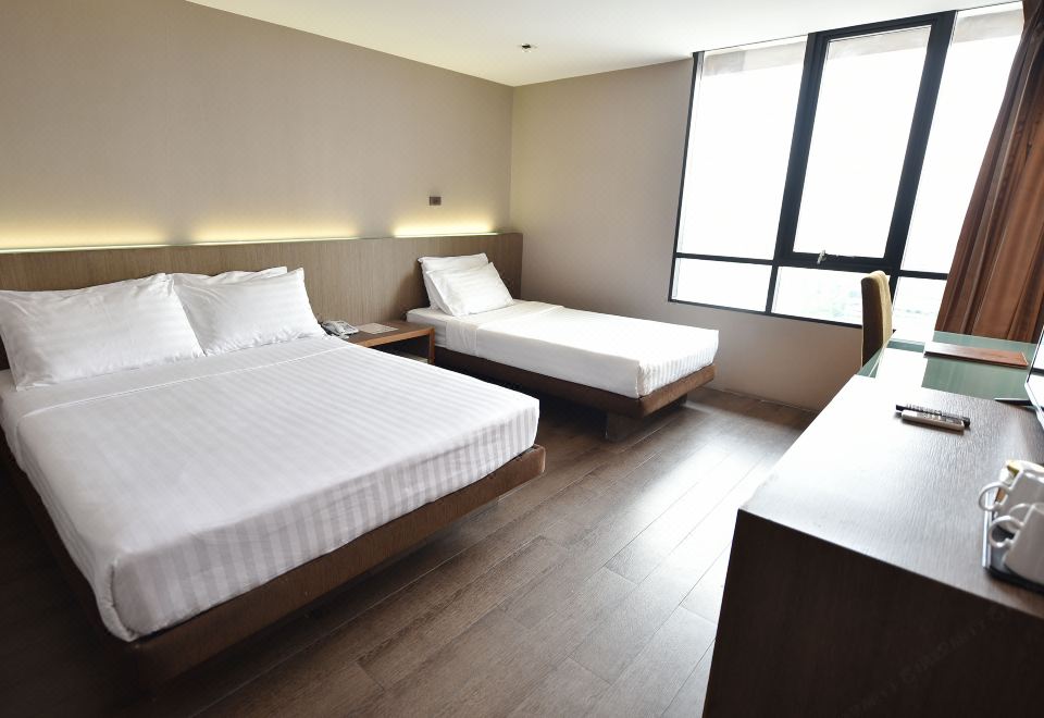 1. 방콕 시티 호텔..