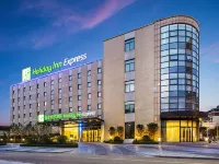 Holiday Inn Express SHAOXING PAOJIANG by IHG Hotels in Shaoxing