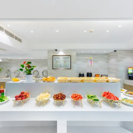 Ling Shang Hotel (Yiwu International Trade City)