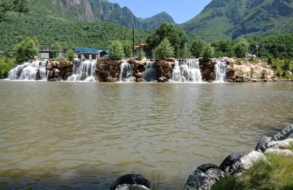 遮陽山王曉宏農家樂