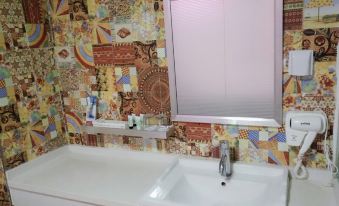 Yuanlanyue Theme Hotel