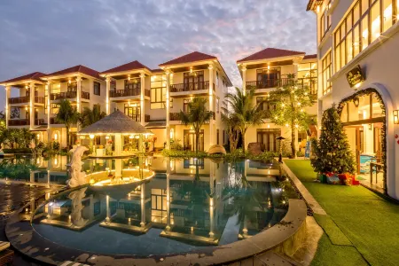 Hoi An Emotion Boutique Villa Отели рядом с достопримечательностью «Thay Pagoda»