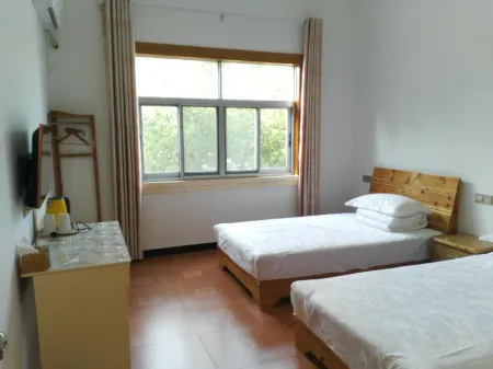 Xiuning Yuanyuan Hotel Отели рядом с достопримечательностью «Huangshan Panda Ecological Paradise»