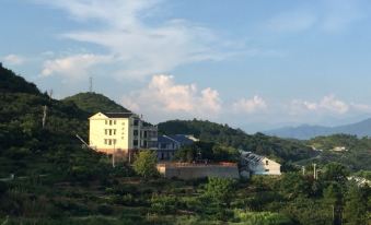 Zixing Lakeside Homestay Farm Stay