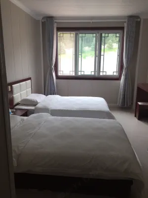 Huanglong Huayu Hotel Hotels in Huanglong