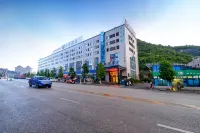Borrman Hotel (Qingzhen Time Guizhou Vocational Education City)