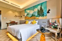 Maitreya Dongfengyun Art Inn