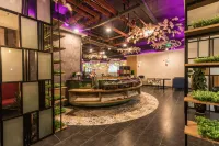 Rambling In Skygarden Hotel