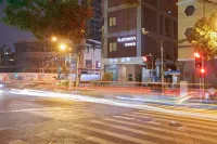如家飯店·neo(上海靜安鎮寧路店) 中共中央上海局機關舊址附近的飯店