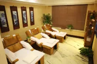 Enrichee Gloria Plaza Hotel - سبا