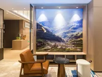 Atour Hotel (Qingdao Chengyang Xingyang Road ) Hotels near Chengyang District