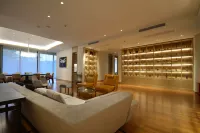 Huixin Retreats
