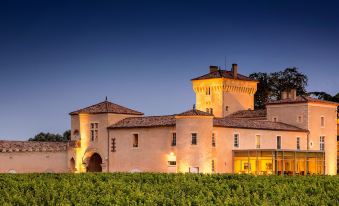 Chateau Lafaurie-Peyraguey Hotel & Restaurant Lalique