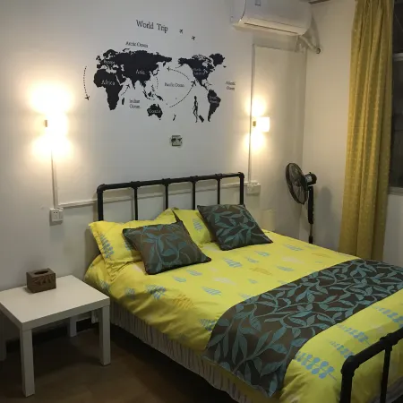 Old District Homestay (Guilin High Speed Railway North Station)