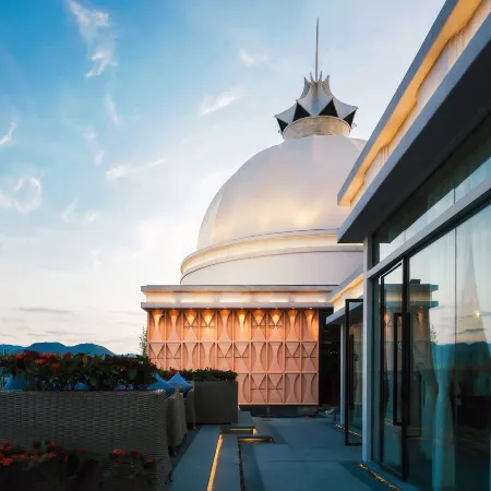 Acotown Gulf International Hotel Отели рядом с достопримечательностью «Вутонг Маунтен»