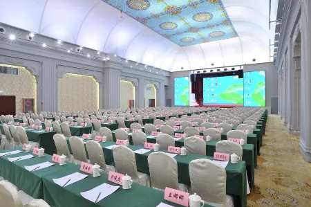 New city International Hotel Отели рядом с достопримечательностью «Inner Mongolia University(South Campus)»