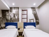 杭州呀诺达酒店 - 标准双床房