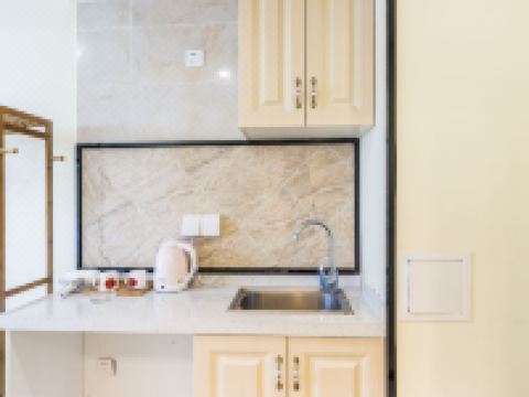 遂宁优家小住酒店 - 经济大床房