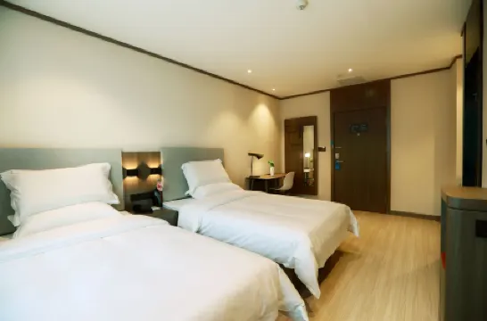 HanTing Hotel (Chongqing Wansheng Old Street) Отели рядом с достопримечательностью «Nantong Mining Industry Company Workers Culture & Sport Center»