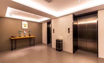 Home Inn Selected (Nanjing Xinjiekou Metro Station Hongwu Road Pedestrian Street)