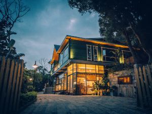 Daoliu Wooden House B&B (Huanghuashan Branch)