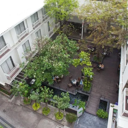 Trang Hotel Bangkok Отели рядом с достопримечательностью «Дусит»