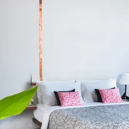 The Atelier Hotel Отели рядом с достопримечательностью «Псар Чаас (Старый Рынок)»