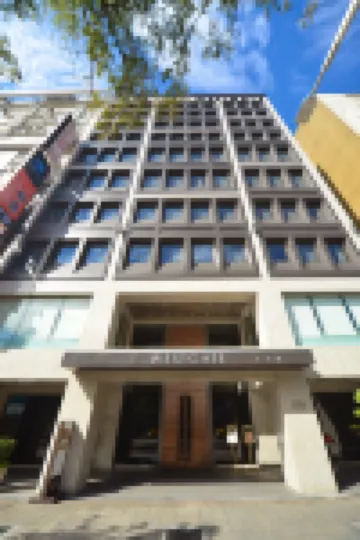 Westgate Hotel Hotel berhampiran Nanmen Cho 323