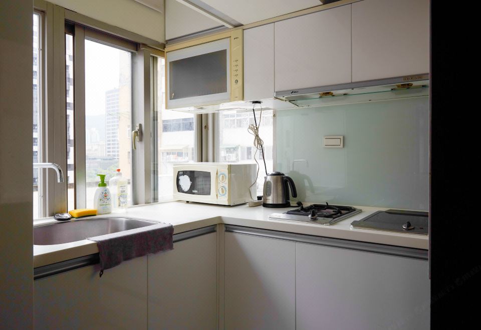 타이베이 101 근처의 활기찬 도시 야경