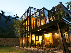 Echo Valley Forest Hostel