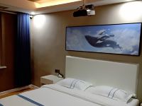枣庄蓝鲸主题酒店 - 观影主题大床房