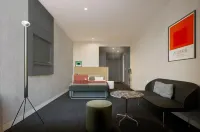 Veriu Green Square - Kitchens