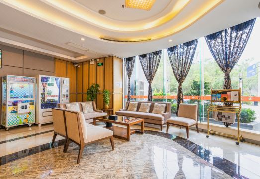 1. 신리화 호텔 (..