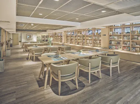 Yebo Qinhuai SSAW Hotel （Qinhuai Bookstore） Отели рядом с достопримечательностью «Nanjing Normal University(Suiyuan Campus)»