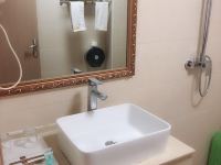 玛沁黄河源大酒店 - 普通标准间