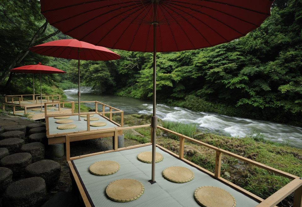 Select Grand Kaga-Yamanaka Over view