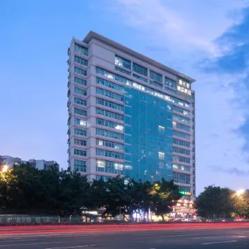 Spring Time Hotel (Guangzhou East Station Yantang Metro Station)