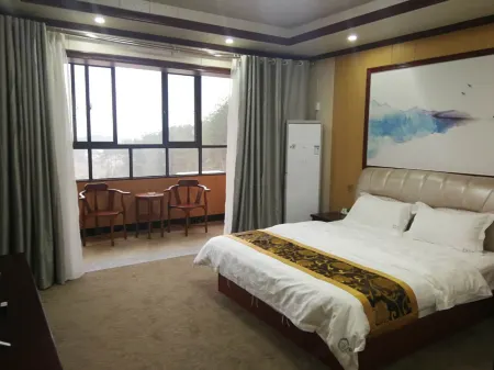 Qingyun Hotel Отели рядом с достопримечательностью «Blue City Peach Blossom Source»