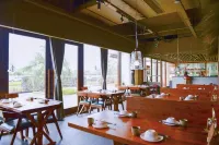 Fuxian Lake Mountain Lake Hotel Hotels in Chengjiang