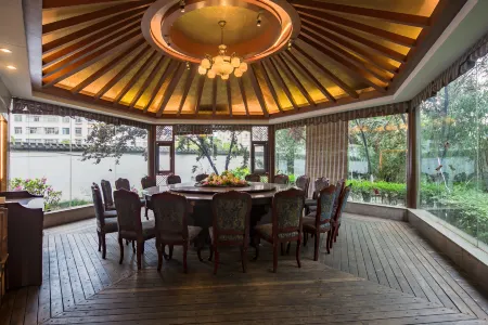 Baiting Hotel Отели в г. Фуюань